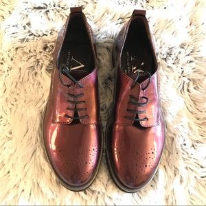 AGL PARKER BROGUE OXFORD PLUM PATENT LOAFER
